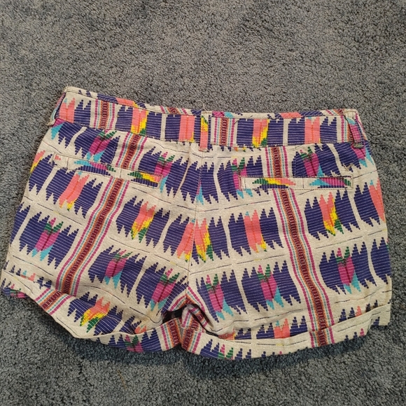 American Eagle Colorful Patterned Women's Shorts With Pockets, Size 6 - Picture 2 of 9